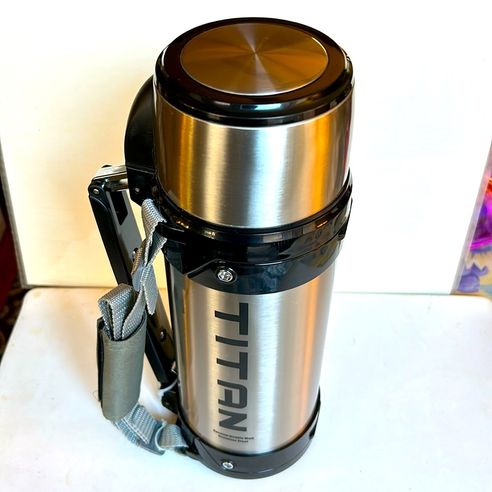 TITAN vacuum seal thermos